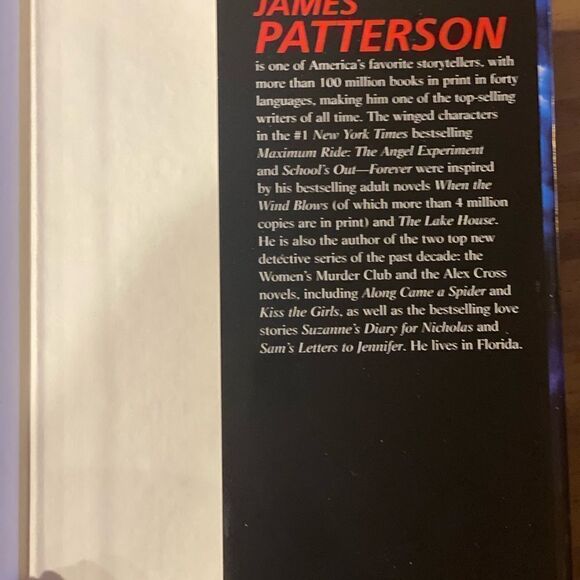 James Patterson
School's Out - Forever (Maximum Ride, Book 2) - Picture 3 of 10